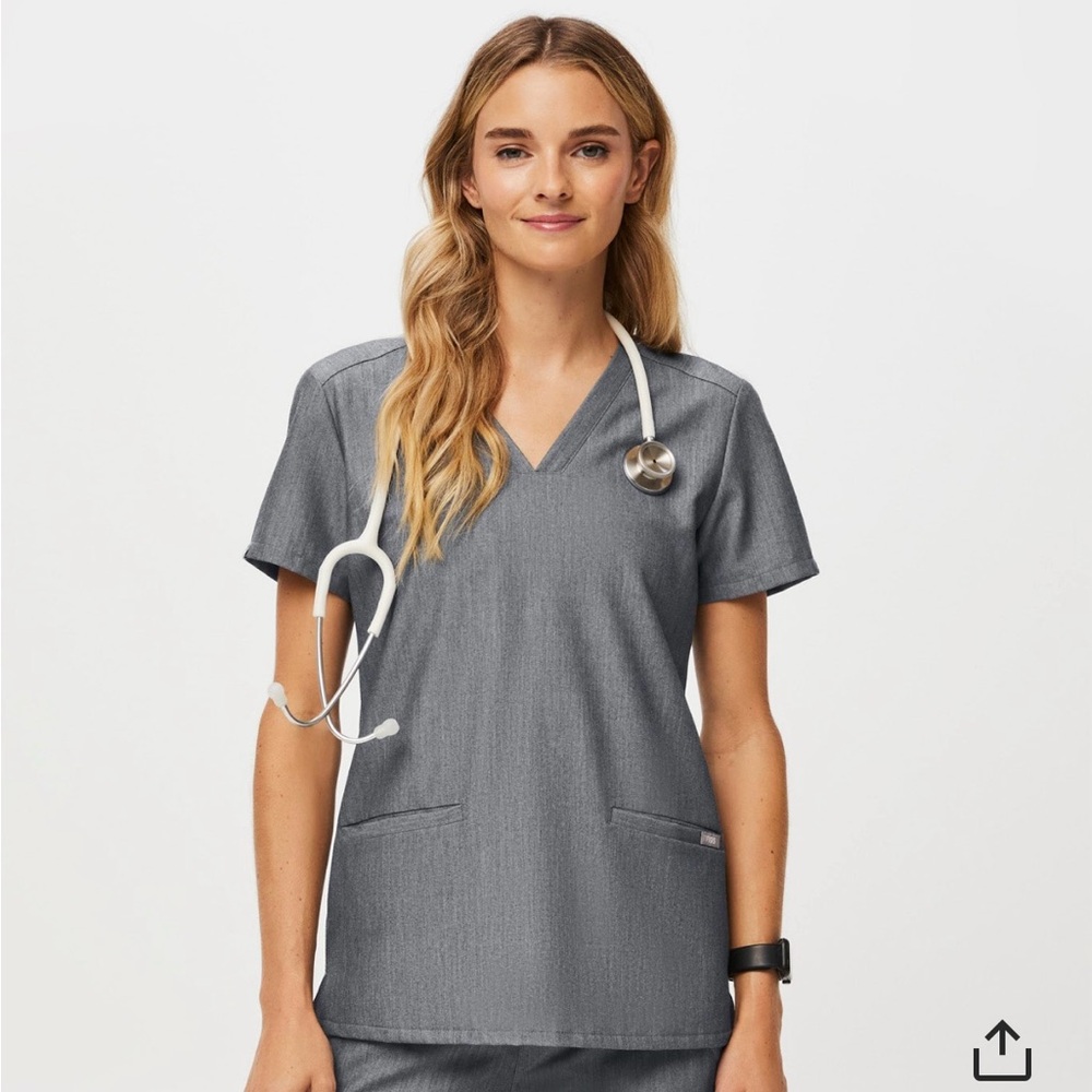 FIGS Casma 3 pocket grey scrub top